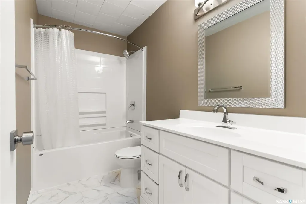 539 3rd Street NE Ituna SK S0A 1N0