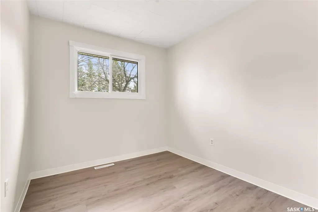 539 3rd Street NE Ituna SK S0A 1N0