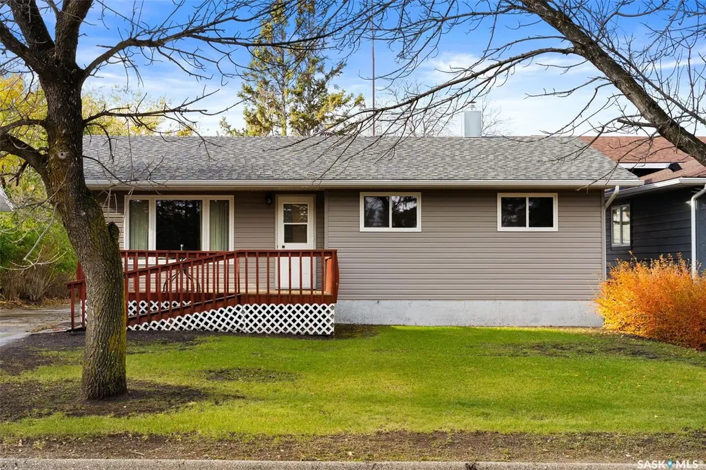 539 3rd Street NE Ituna SK S0A 1N0