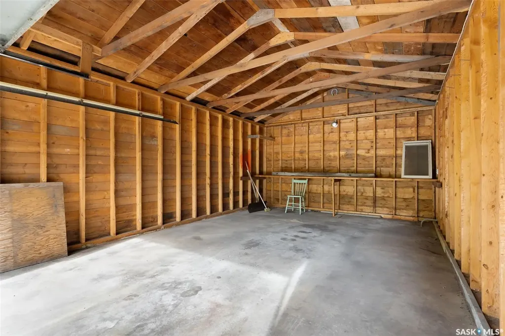 539 3rd Street NE Ituna SK S0A 1N0