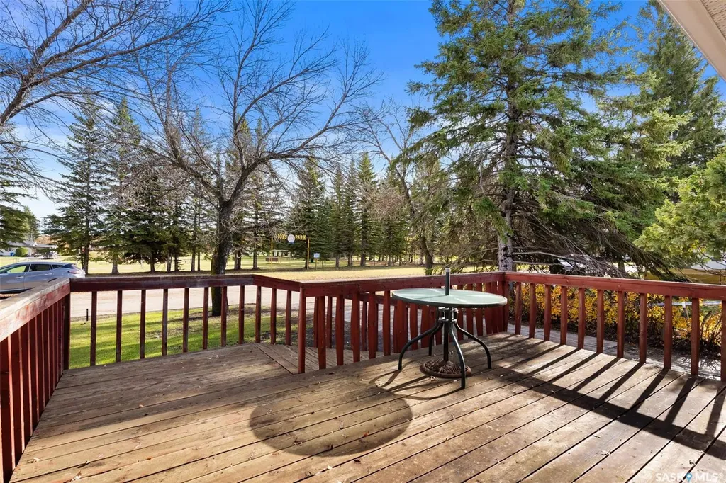 539 3rd Street NE Ituna SK S0A 1N0