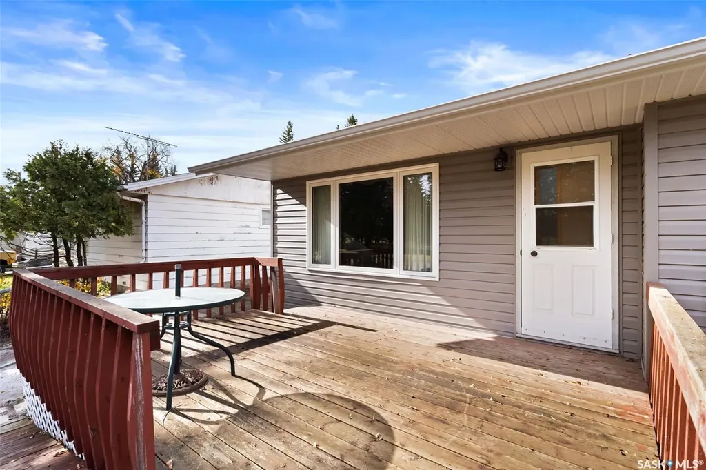 539 3rd Street NE Ituna SK S0A 1N0