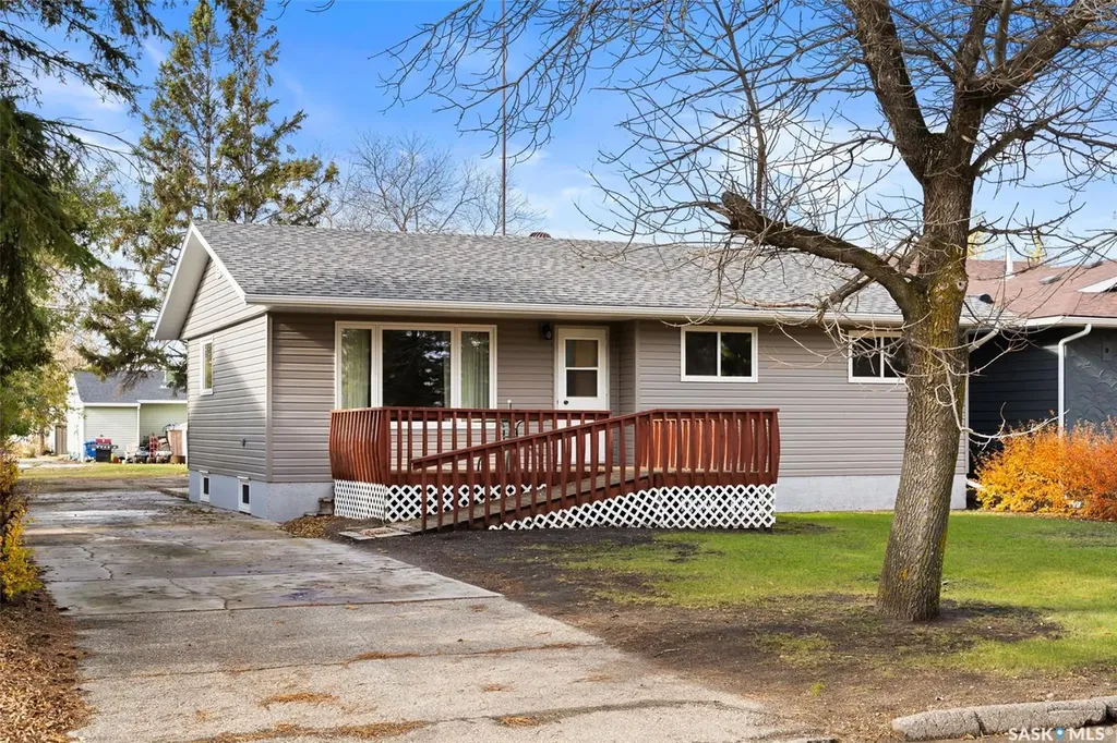 539 3rd Street NE Ituna SK S0A 1N0