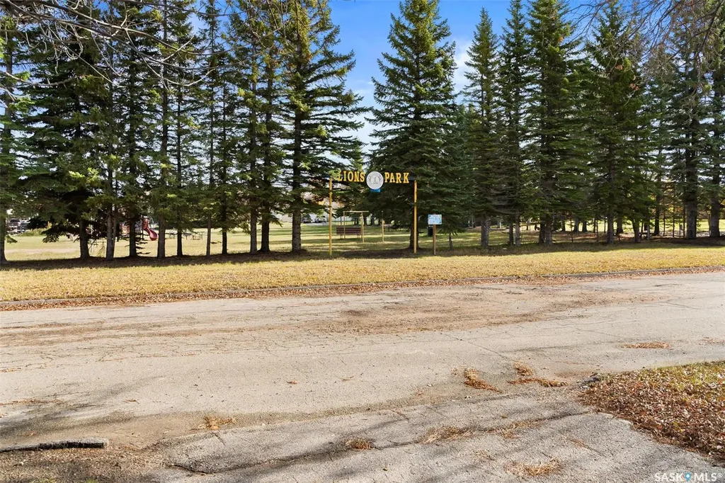 539 3rd Street NE Ituna SK S0A 1N0