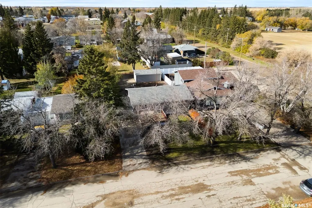539 3rd Street NE Ituna SK S0A 1N0