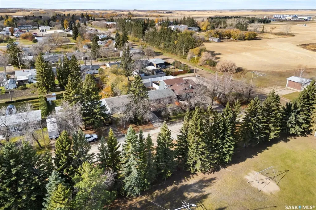 539 3rd Street NE Ituna SK S0A 1N0