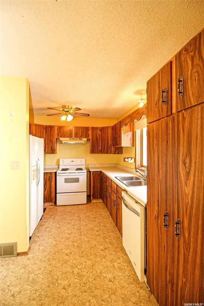 223 2nd Street W Climax SK S0N 0N0