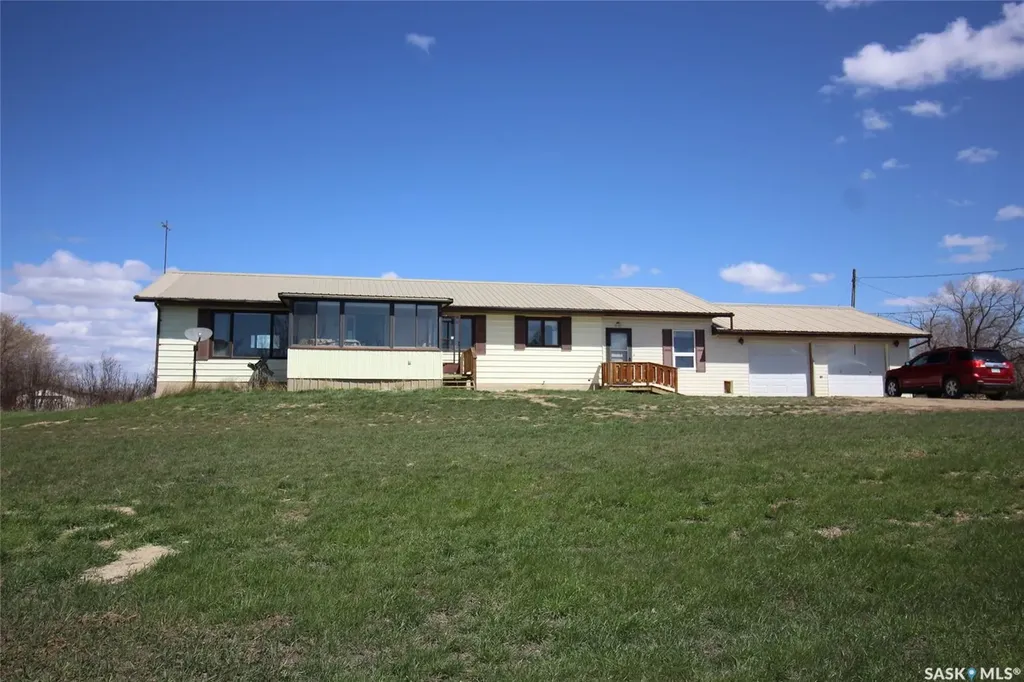 223 2nd Street W Climax SK S0N 0N0