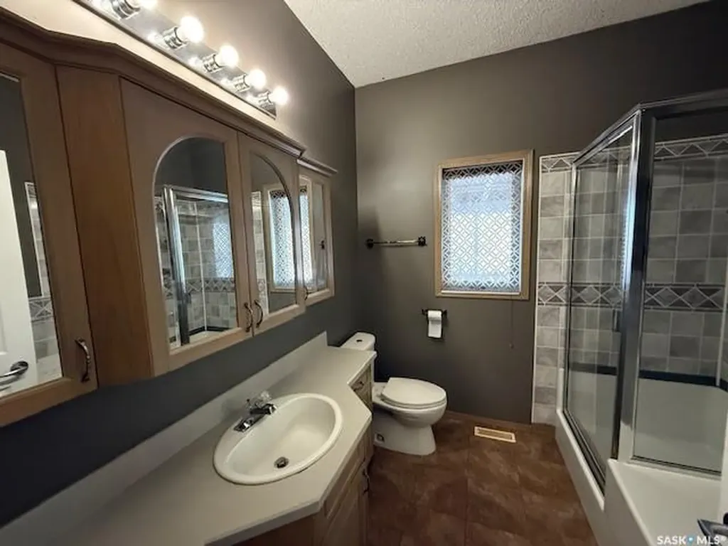 60 Banks Crescent Kamsack SK S0A 1S0