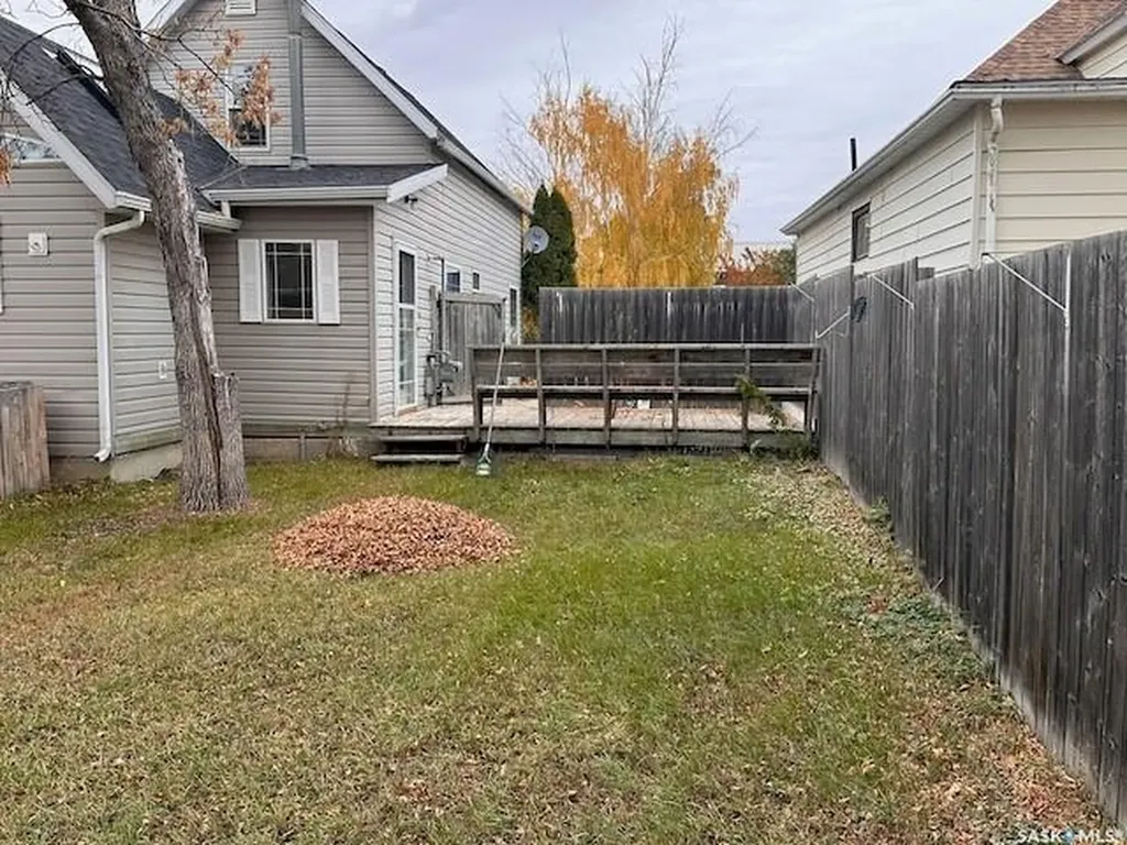 809 Herbert Avenue Herbert SK S0H 2A0