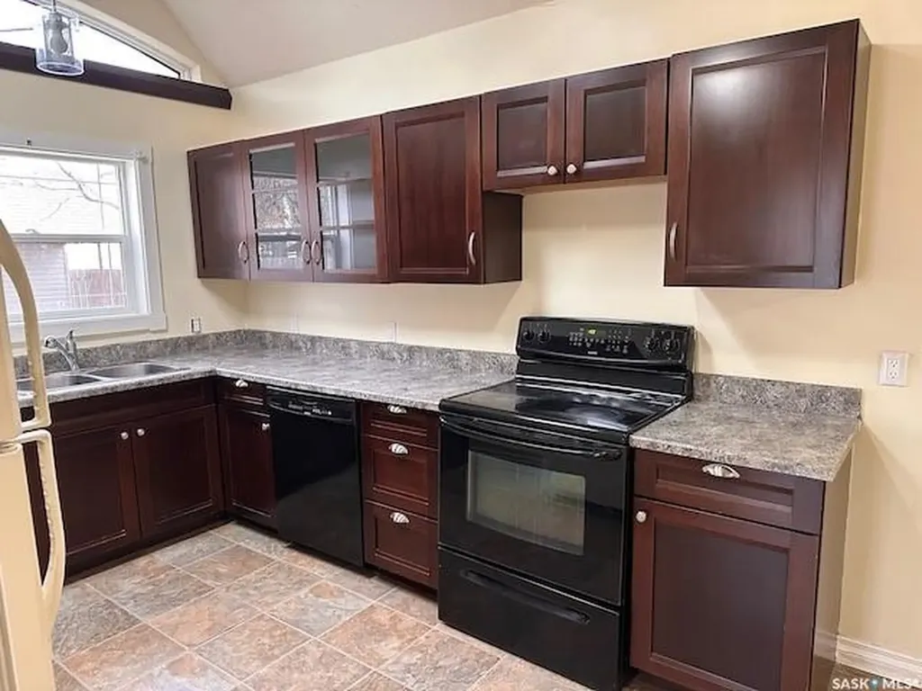 809 Herbert Avenue Herbert SK S0H 2A0