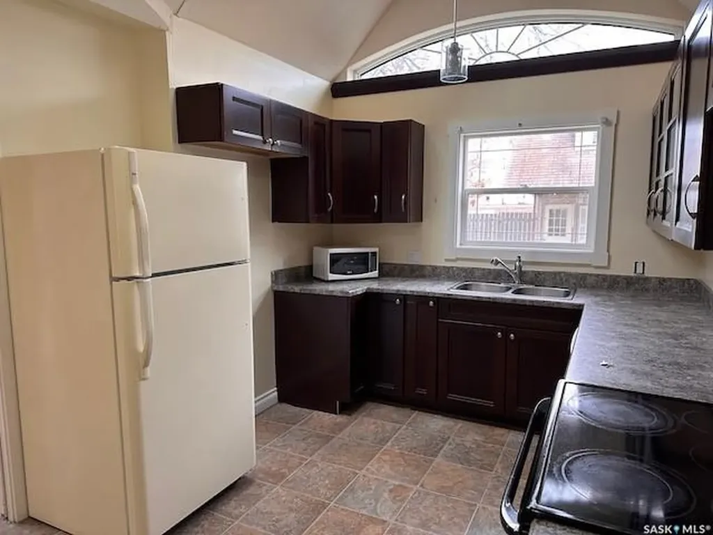 809 Herbert Avenue Herbert SK S0H 2A0