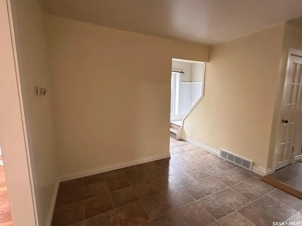 809 Herbert Avenue Herbert SK S0H 2A0