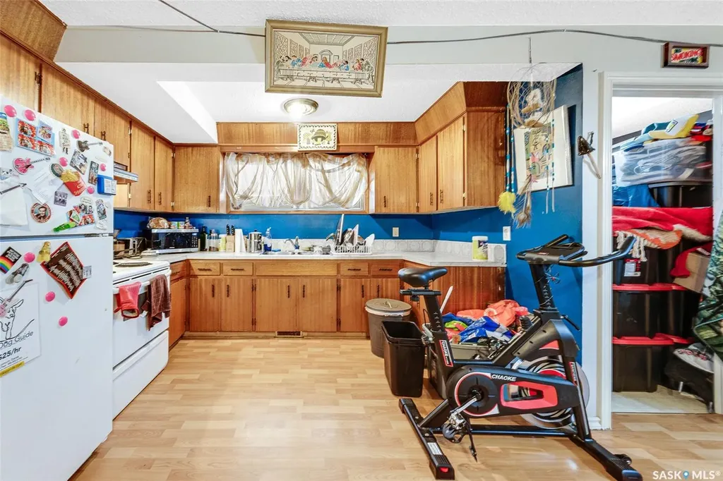 309 / 311 Y Avenue S Saskatoon SK S7M 3J6