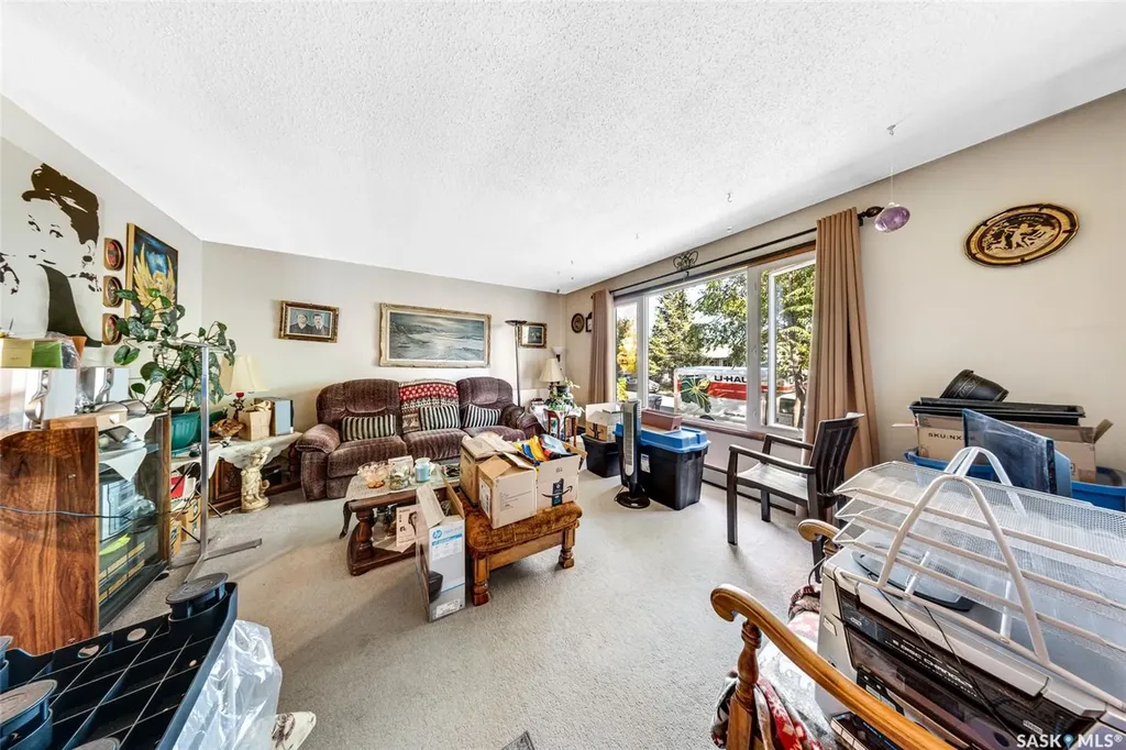 309 / 311 Y Avenue S Saskatoon SK S7M 3J6