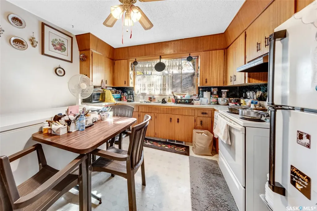 309 / 311 Y Avenue S Saskatoon SK S7M 3J6