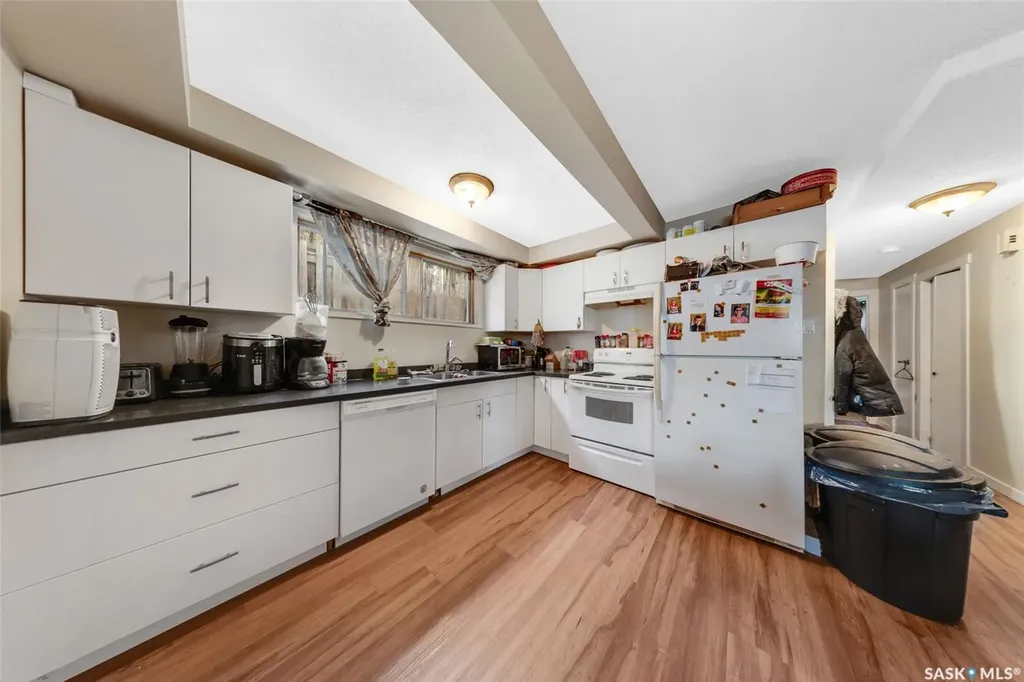 309 / 311 Y Avenue S Saskatoon SK S7M 3J6