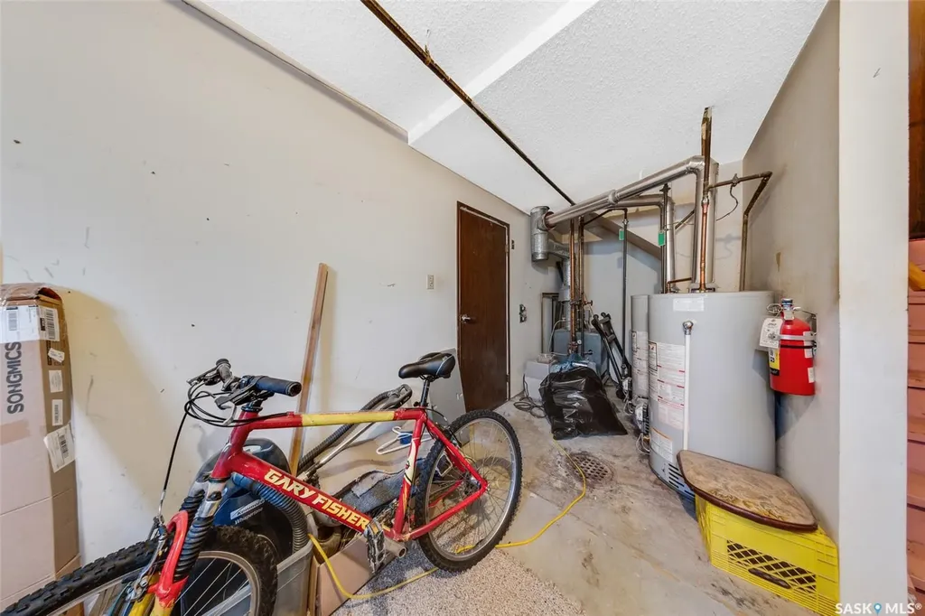 309 / 311 Y Avenue S Saskatoon SK S7M 3J6