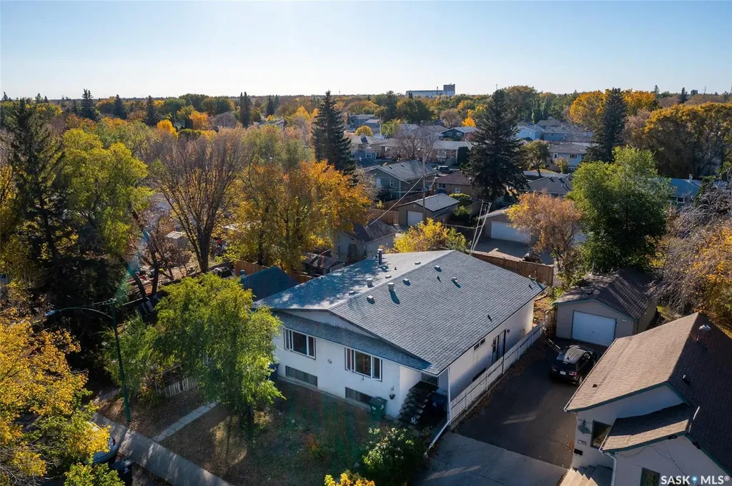 309 / 311 Y Avenue S Saskatoon SK S7M 3J6