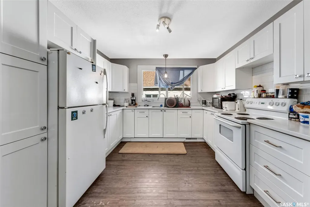 309 / 311 Y Avenue S Saskatoon SK S7M 3J6