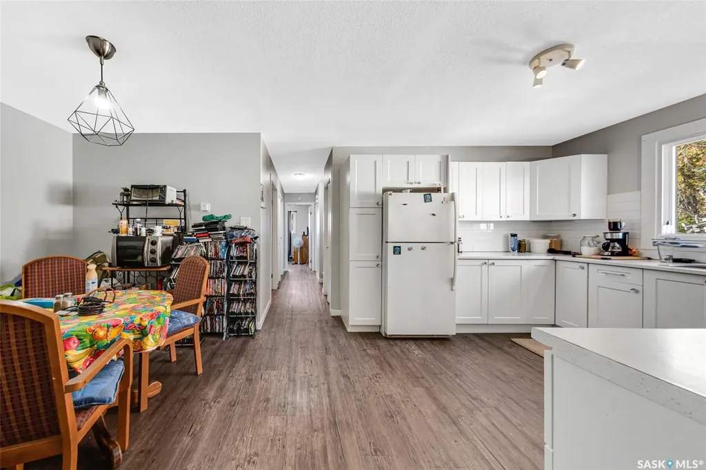 309 / 311 Y Avenue S Saskatoon SK S7M 3J6
