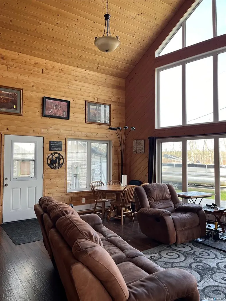 6 Delaronde Avenue Big River Rm No. 555 SK S0J 0E0