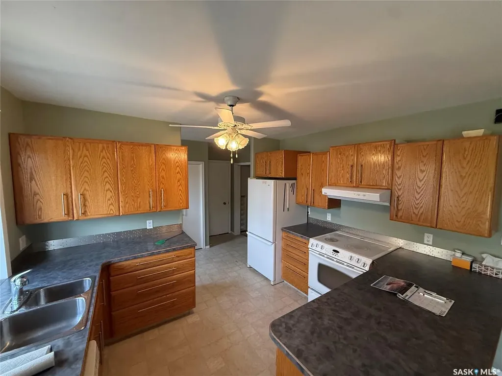 507 7th Avenue E Assiniboia SK S0H 0B0