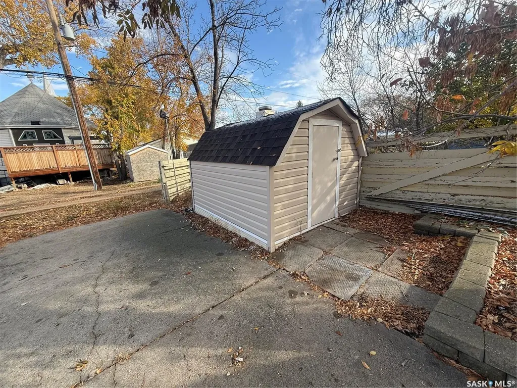 507 7th Avenue E Assiniboia SK S0H 0B0