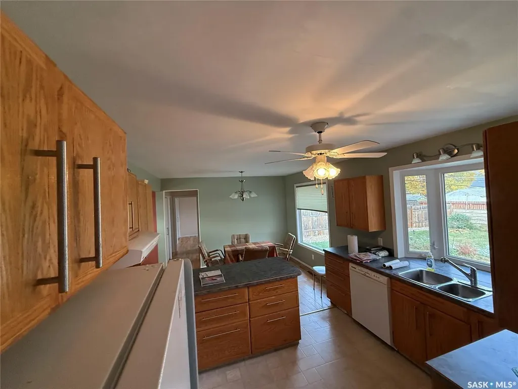 507 7th Avenue E Assiniboia SK S0H 0B0