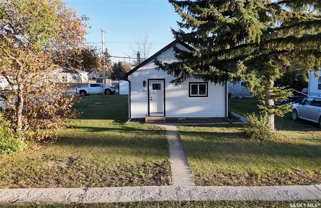 212 Garfield Street Davidson SK S0G 1A0