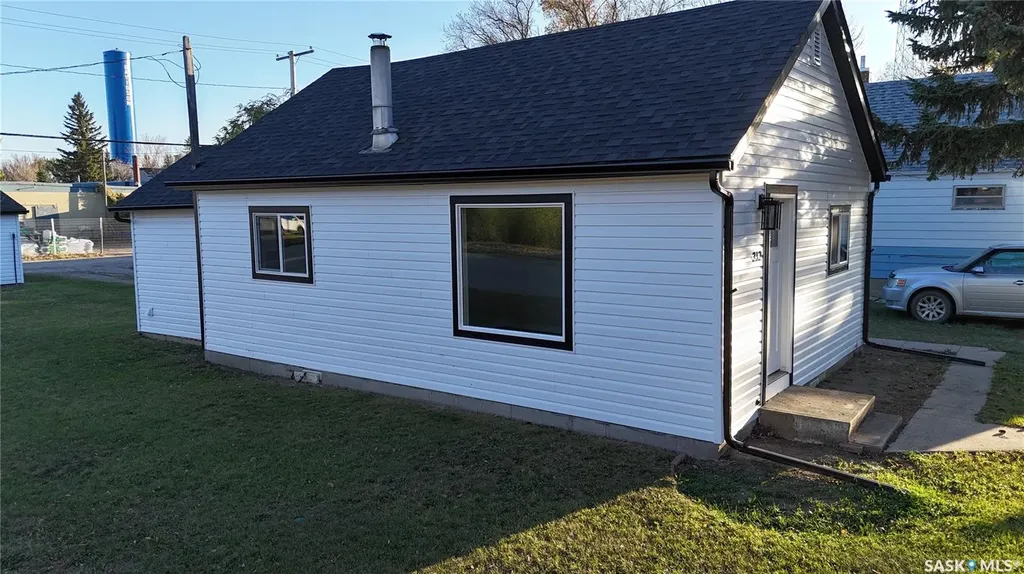 212 Garfield Street Davidson SK S0G 1A0