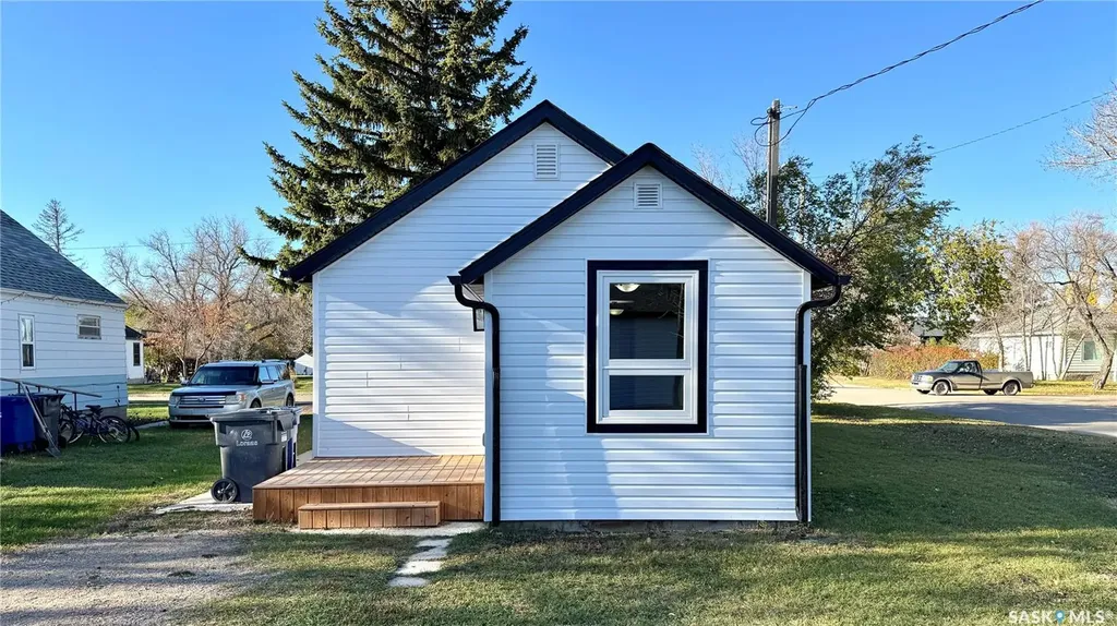 212 Garfield Street Davidson SK S0G 1A0