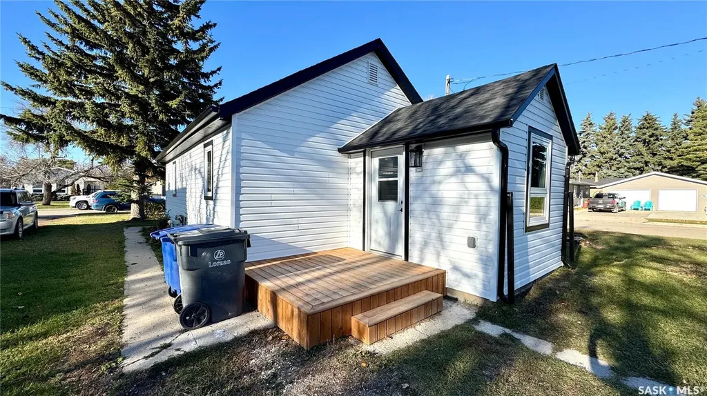 212 Garfield Street Davidson SK S0G 1A0