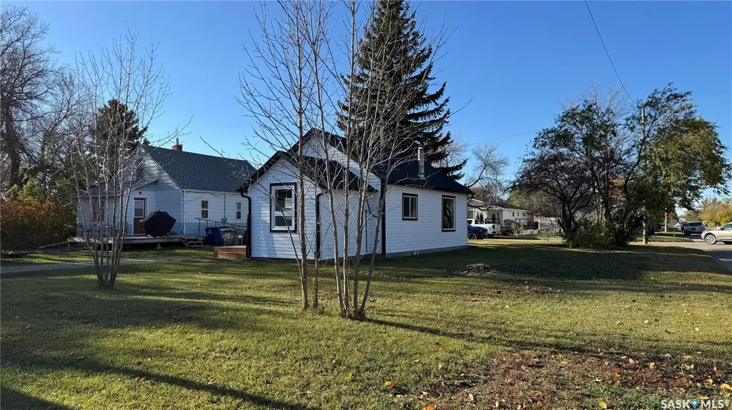 212 Garfield Street Davidson SK S0G 1A0