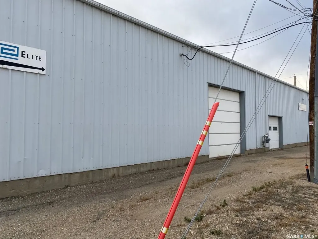 910 Fairford Street W Moose Jaw SK S6H 1W5