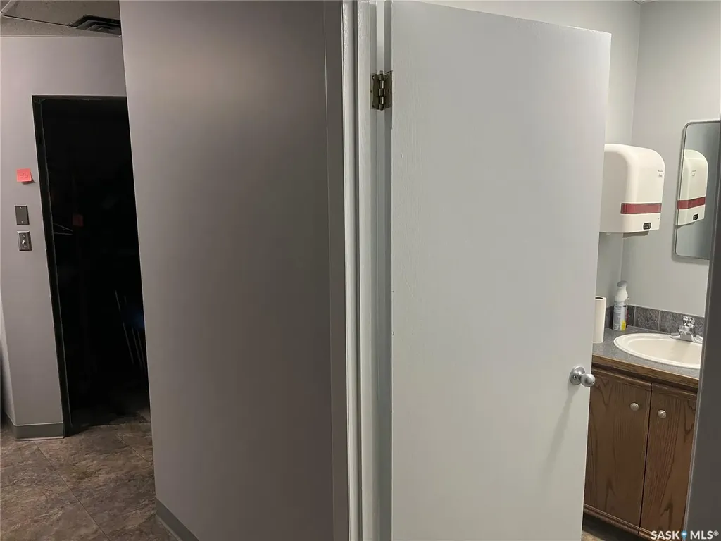 250 2nd Avenue S Saskatoon SK S7K 1K9