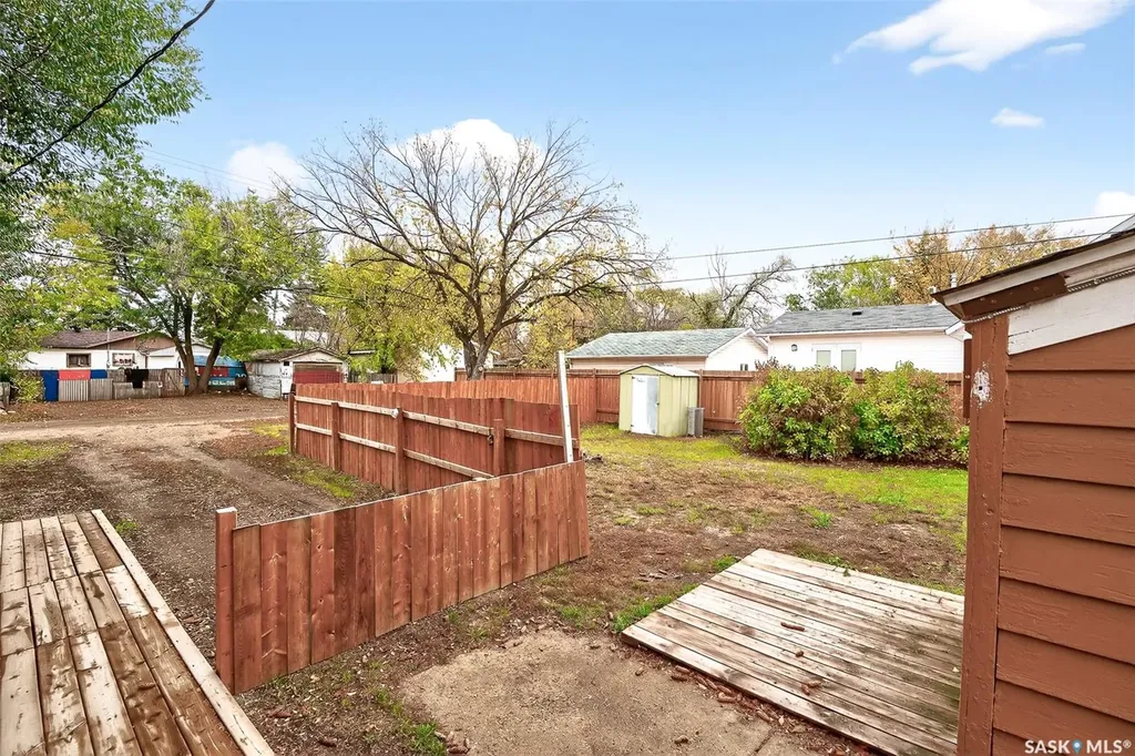 826 Athabasca Street E Moose Jaw SK S6H 0M7