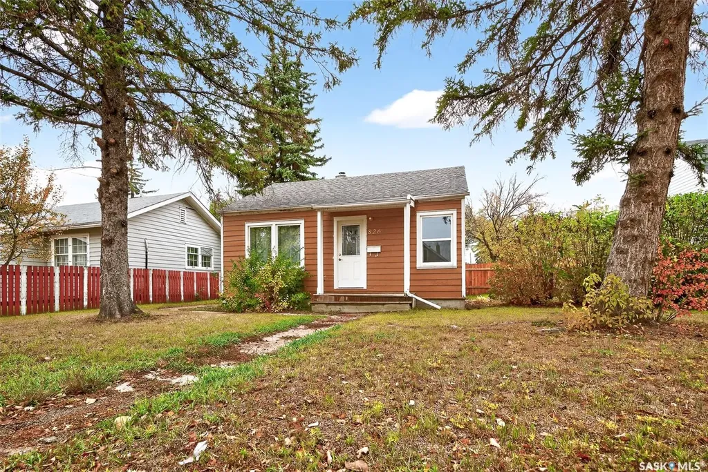 826 Athabasca Street E Moose Jaw SK S6H 0M7