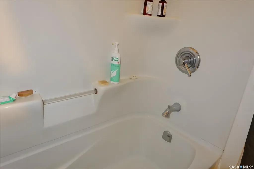 107 Empire Place Assiniboia SK S0H 0B0