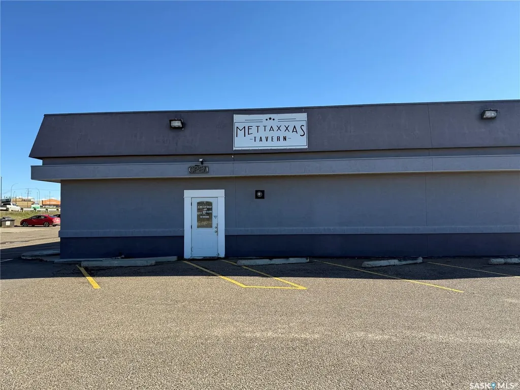 302 114th Street North Battleford SK S9A 2M6
