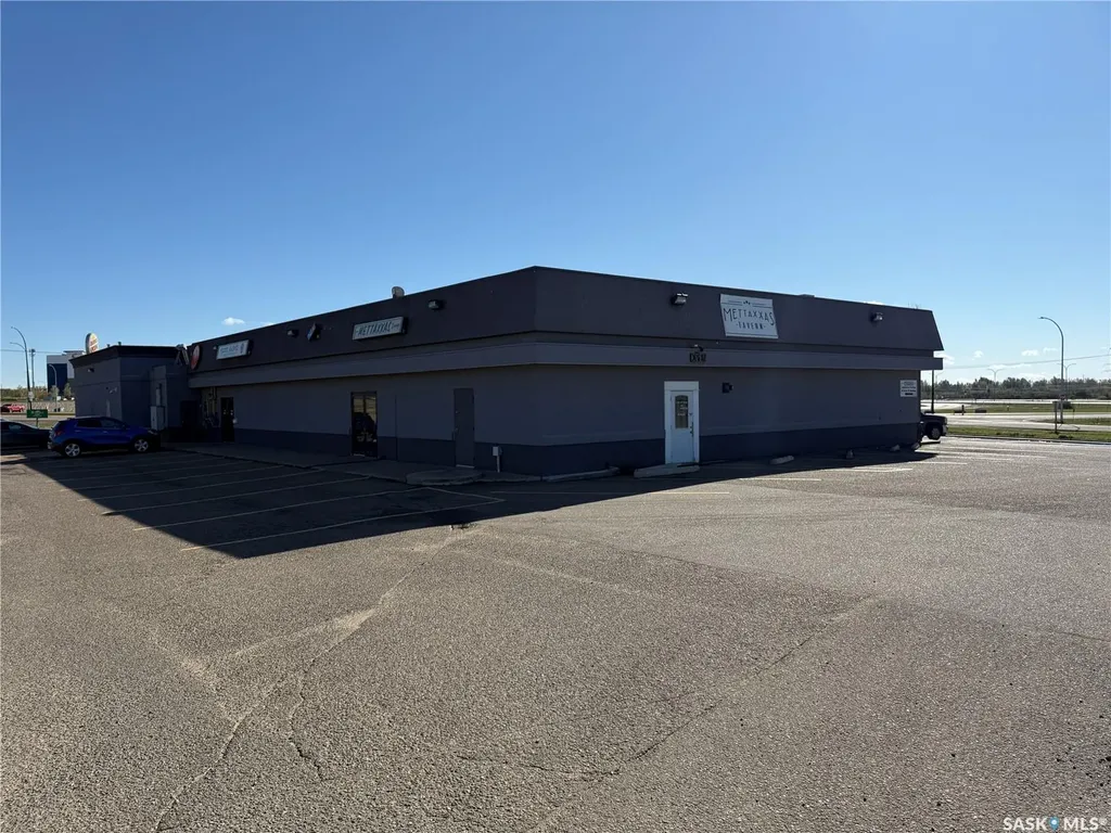 302 114th Street North Battleford SK S9A 2M6