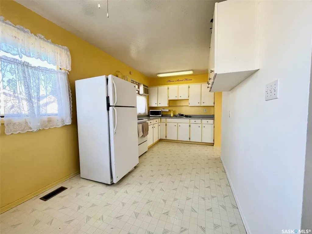 113 1st Street W Smeaton SK S0J 2J0