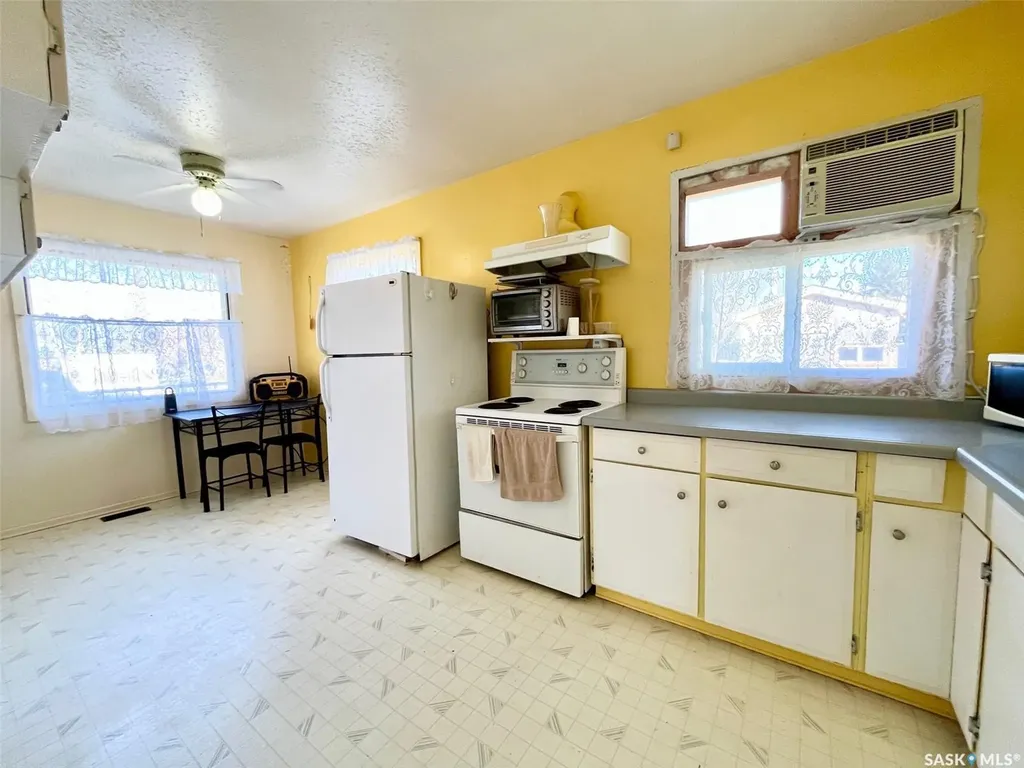 113 1st Street W Smeaton SK S0J 2J0