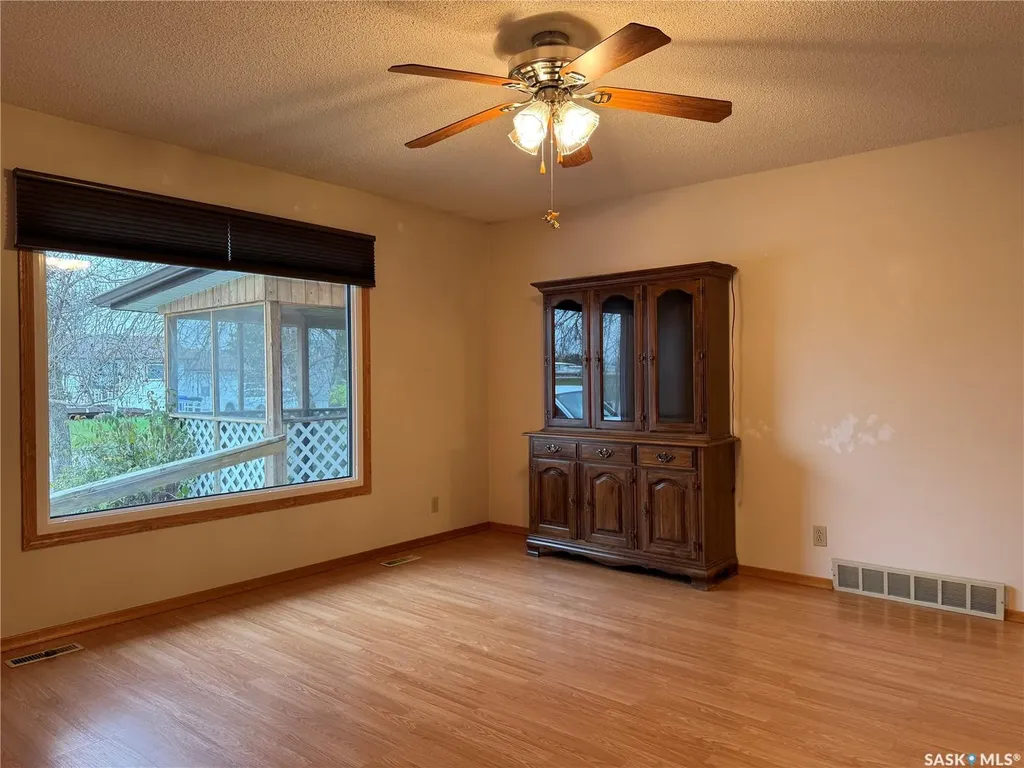 127 Broadway Street Foam Lake SK S0A 1A0