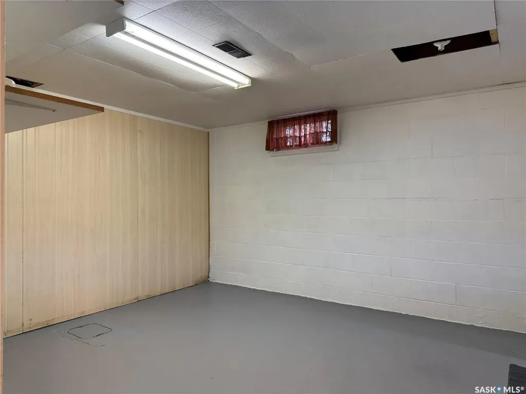 127 Broadway Street Foam Lake SK S0A 1A0