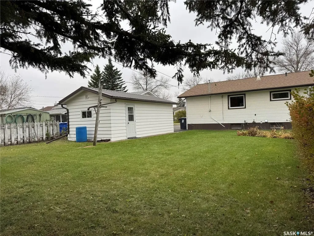 127 Broadway Street Foam Lake SK S0A 1A0