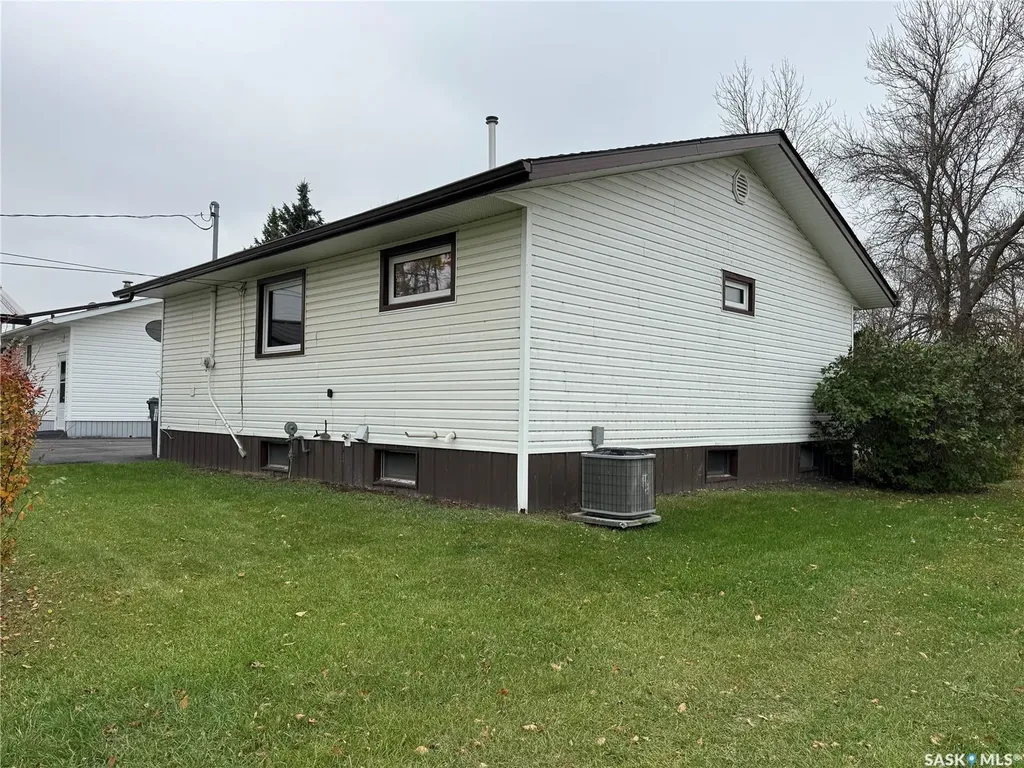 127 Broadway Street Foam Lake SK S0A 1A0