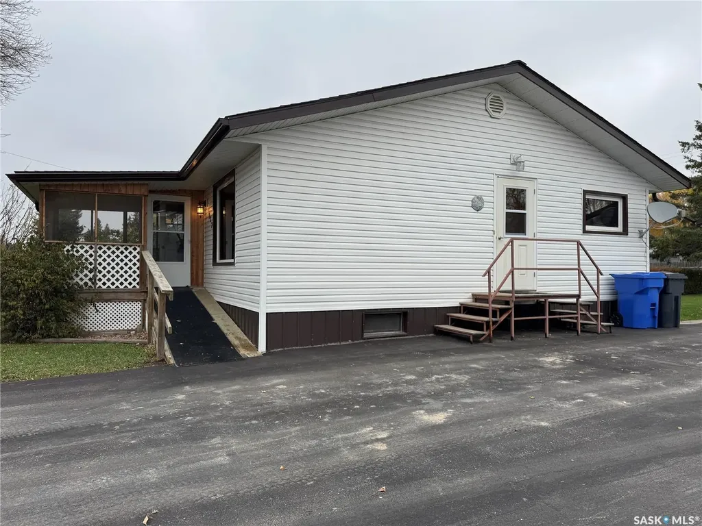 127 Broadway Street Foam Lake SK S0A 1A0