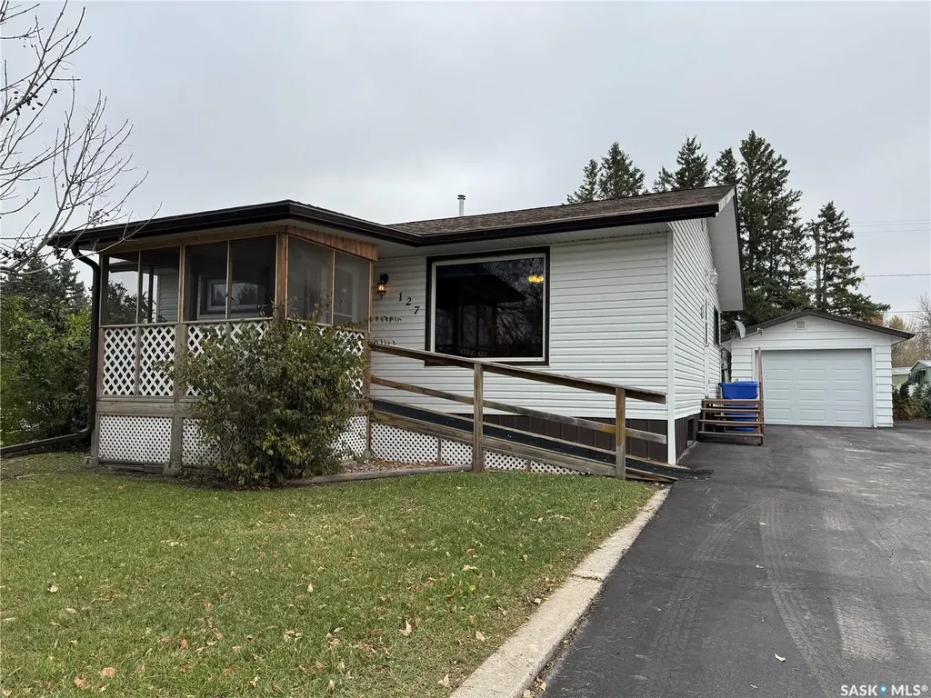 127 Broadway Street Foam Lake SK S0A 1A0