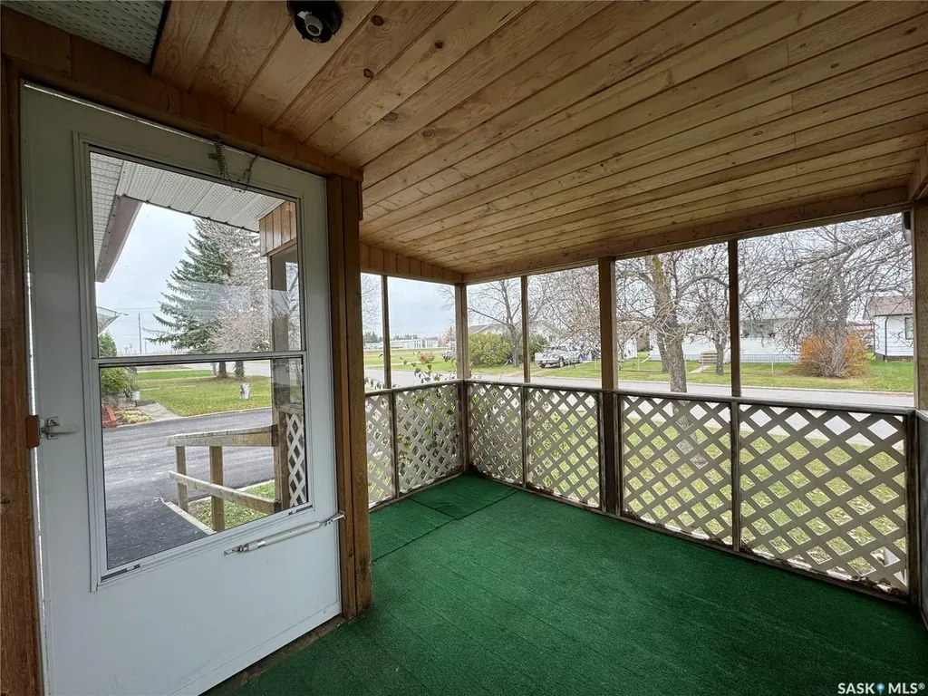 127 Broadway Street Foam Lake SK S0A 1A0